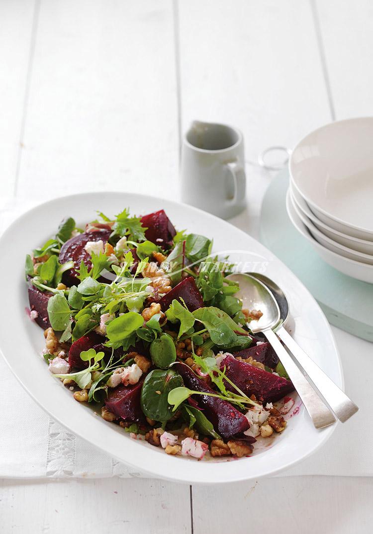 Beetroot, spinach & goat’s cheese salad