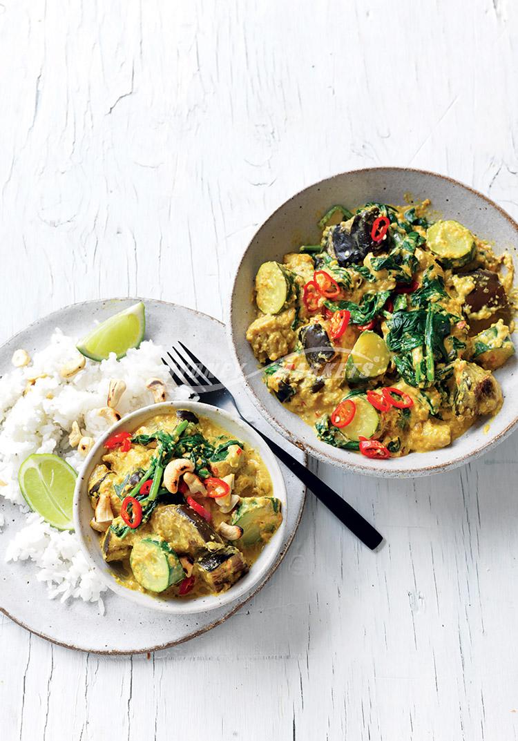Eggplant, spinach & zucchini rendang curry