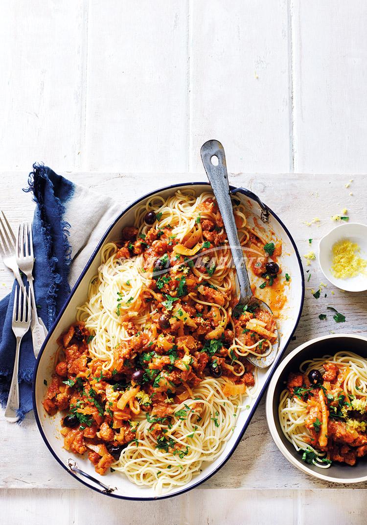 Fennel, tomato & Italian sausage spaghetti