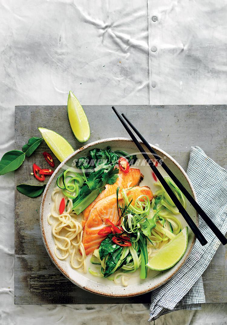 Green veggie & salmon spicy noodle soup