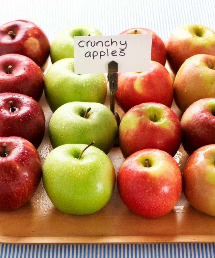 8 Crunchy Australian  Grown Apples - Sydney Makets