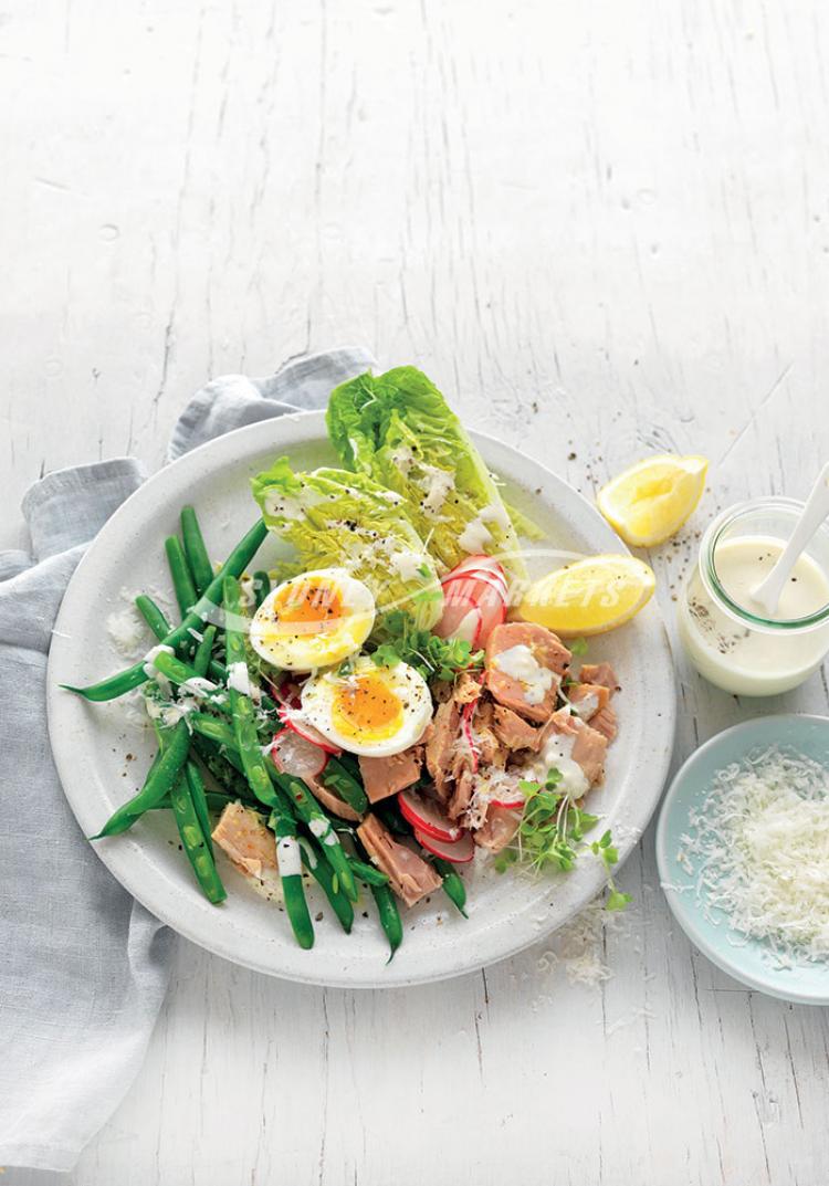 Cos lettuce, green bean, tuna & soft-boiled egg salad