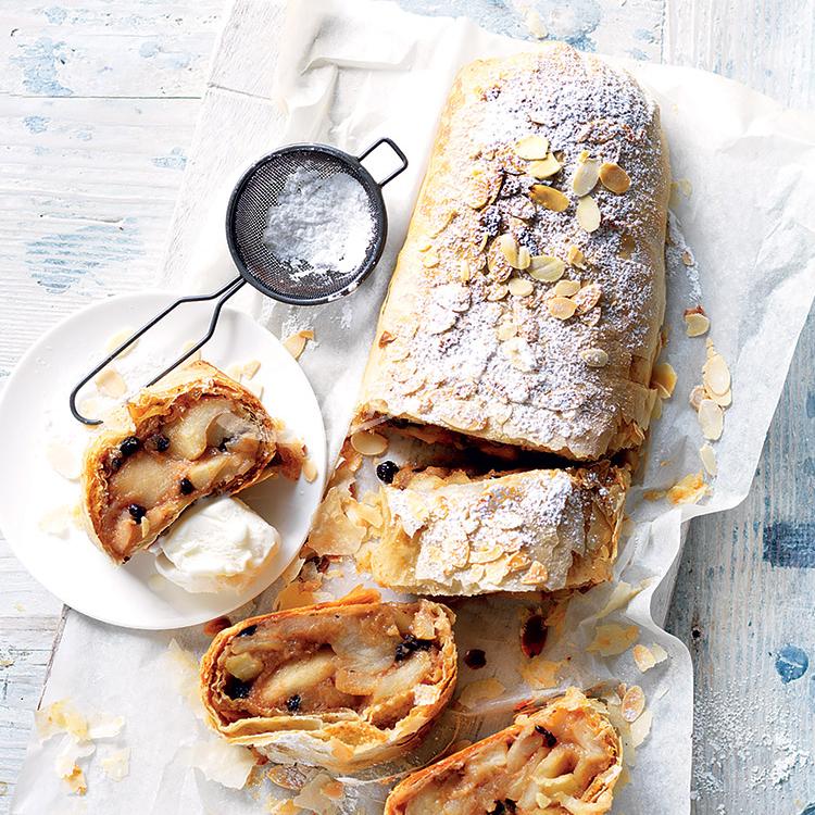 Apple & cinnamon strudel