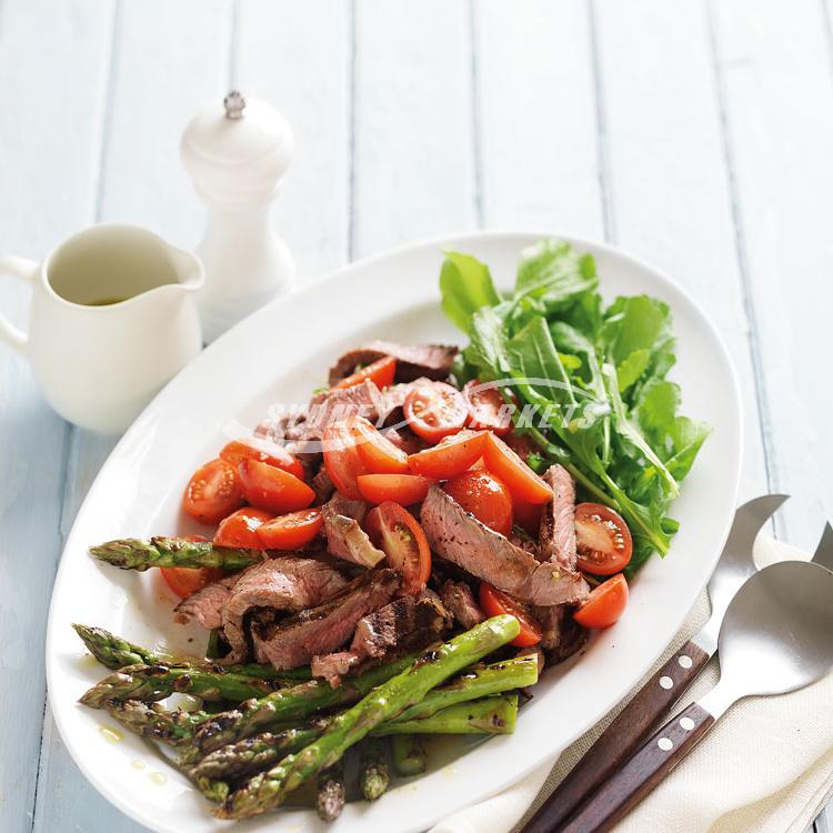 Asparagus, beef, tomato & rocket salad