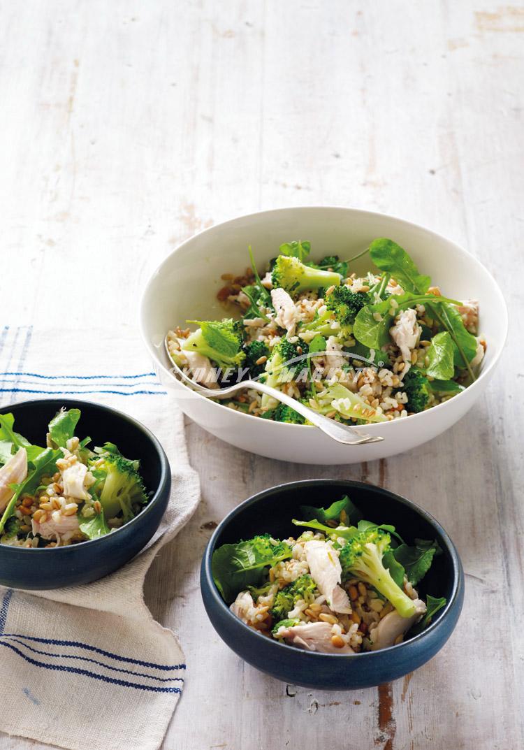 Broccoli, rocket, chicken, rice & barley salad
