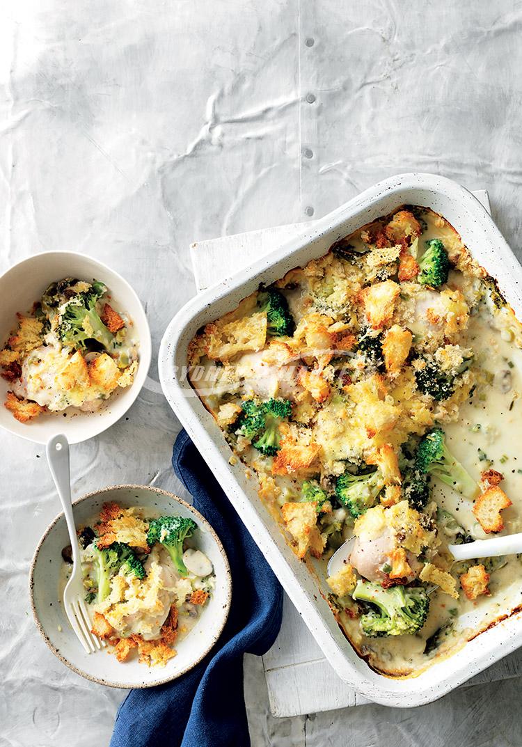 Creamy broccoli, mushroom & chicken bake