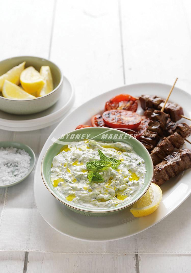 Cucumber, garlic & yoghurt dip (tzatziki)