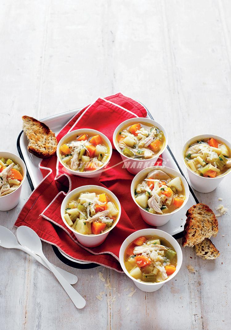 Easy veggie, chicken & macaroni soup
