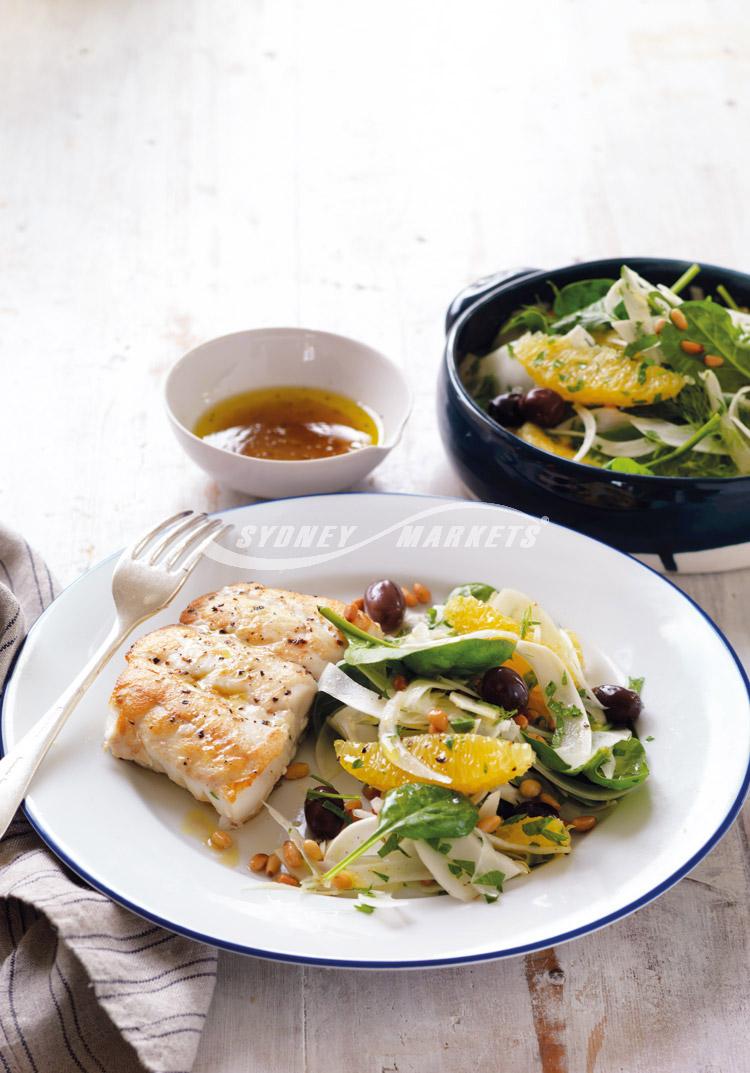 Fennel, orange & spinach salad with fish