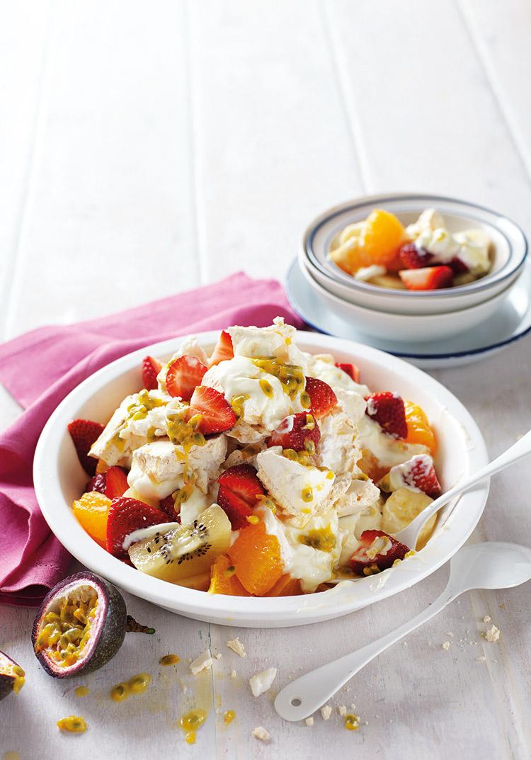 Fruit salad, yoghurt & meringue ‘pie’