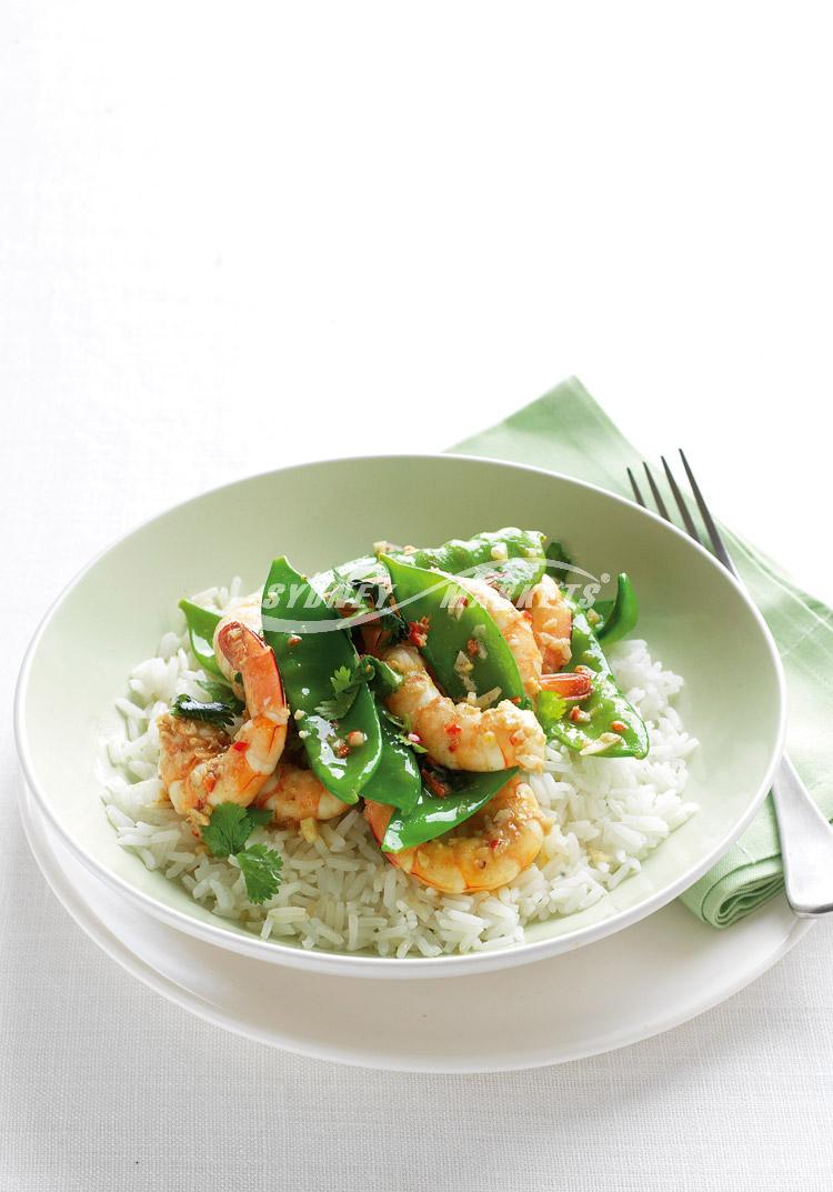Garlic & chilli prawns with snow peas