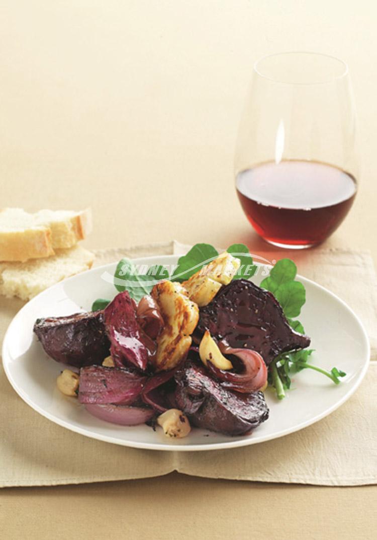 Garlic roast beet, red onion & haloumi salad