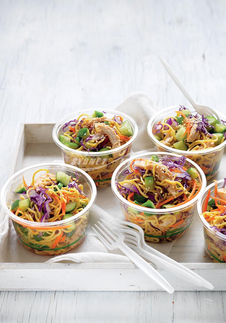 Honey, soy veggies & chicken salad bowl