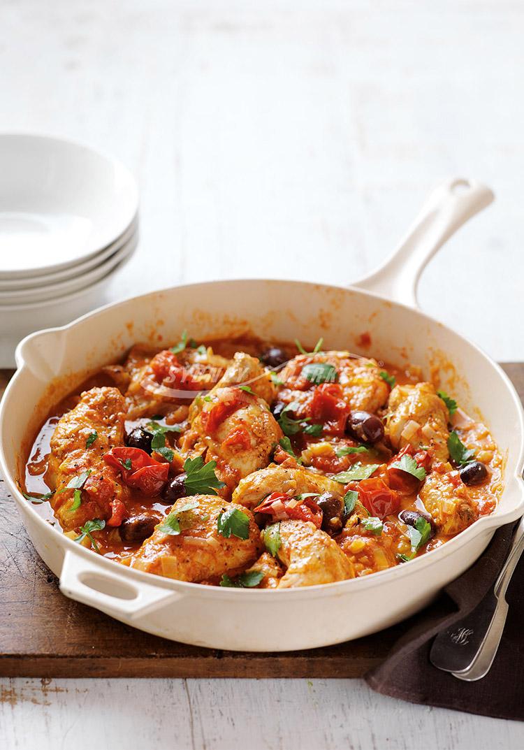 Leek, tomato & chicken casserole