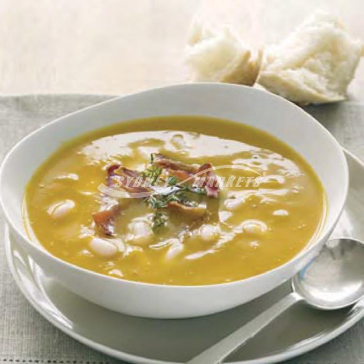 Pumpkin, leek & cannellini bean soup