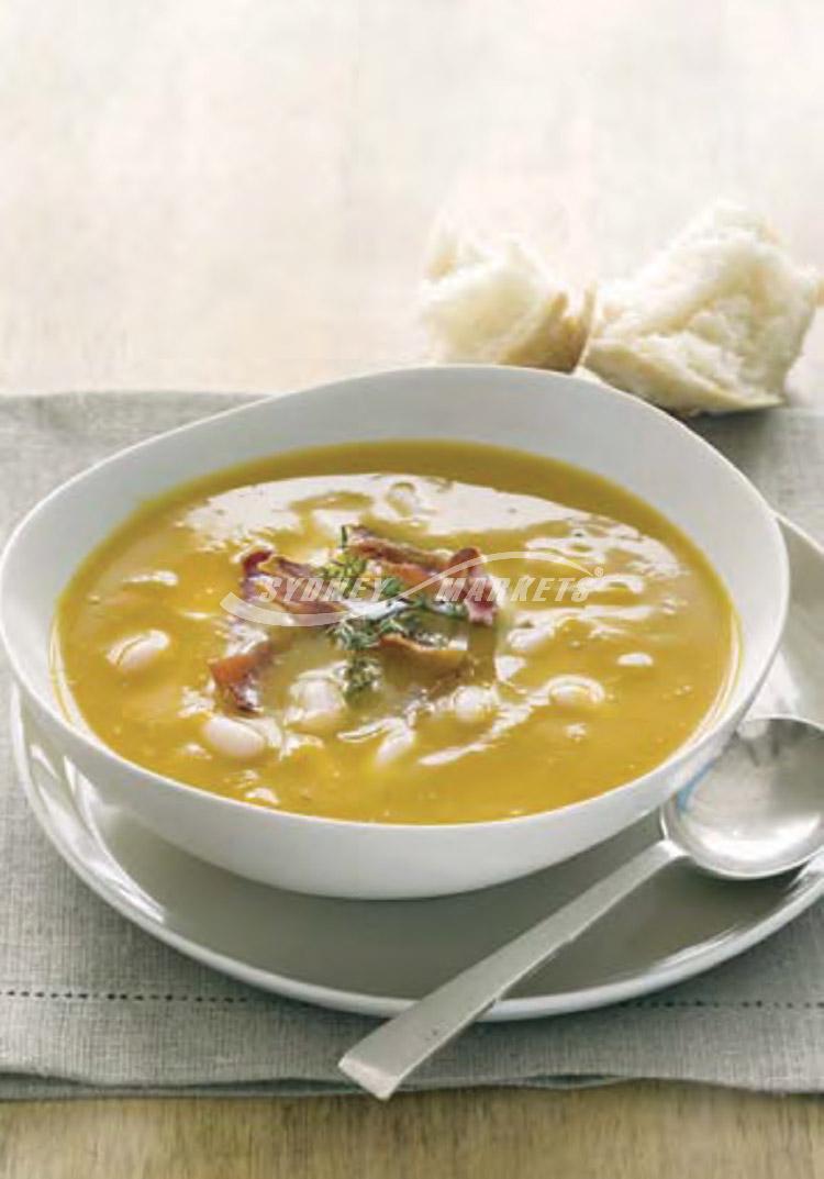 Pumpkin, leek & cannellini bean soup