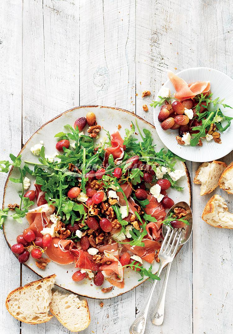 Roasted grape, rocket & prosciutto salad