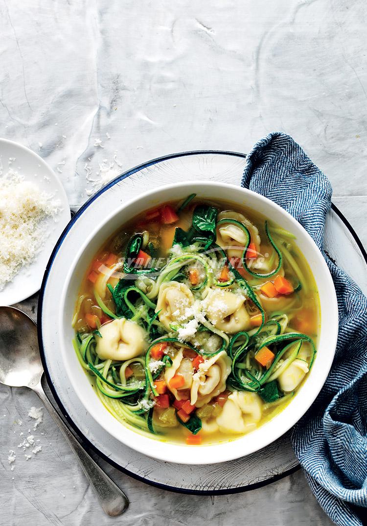 Spinach, tortellini & zucchini noodle soup