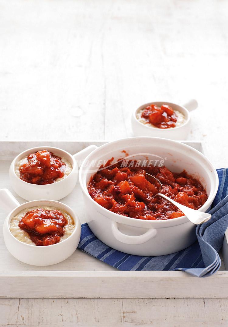 Stewed winter fruit with honey