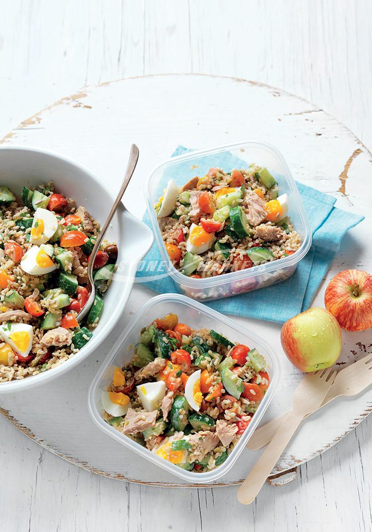 Tomato, egg & tuna brown rice salad