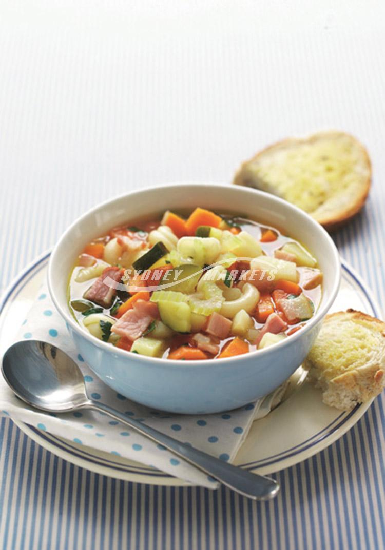 Vegetable, bacon & pasta soup