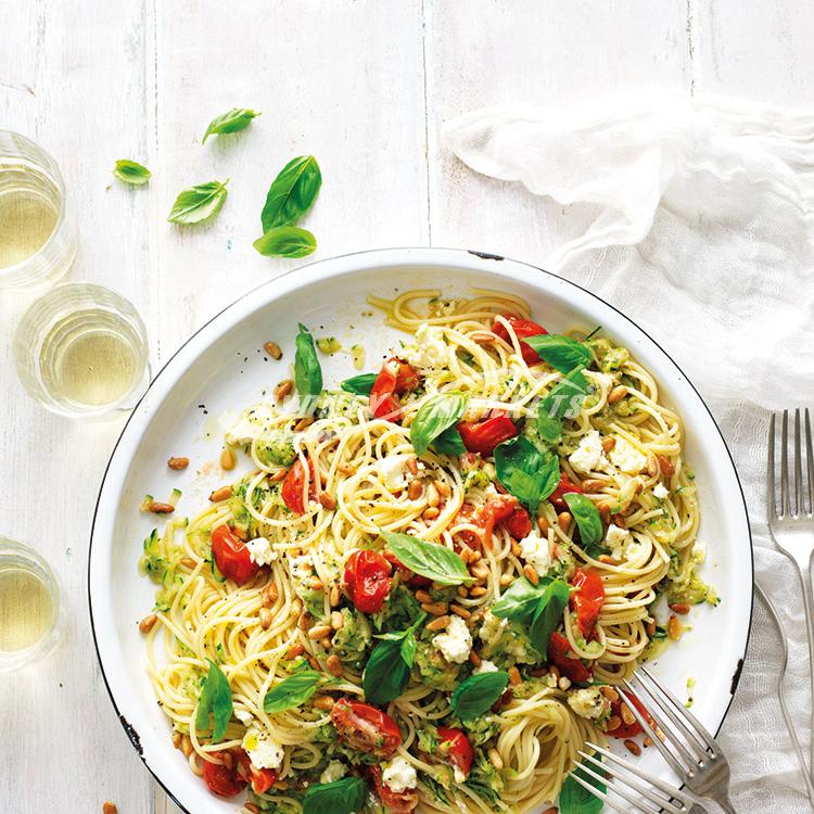 Zucchini, tomato & basil spaghetti with ricotta